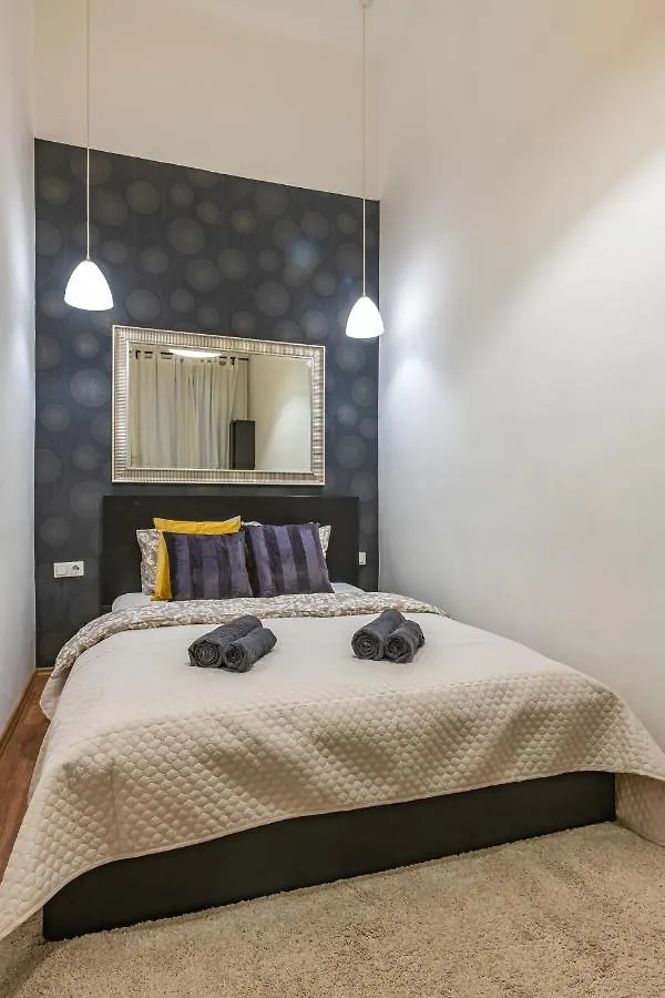 Apartment Deluxe Bella Home Next To The New York Cafe Budapest